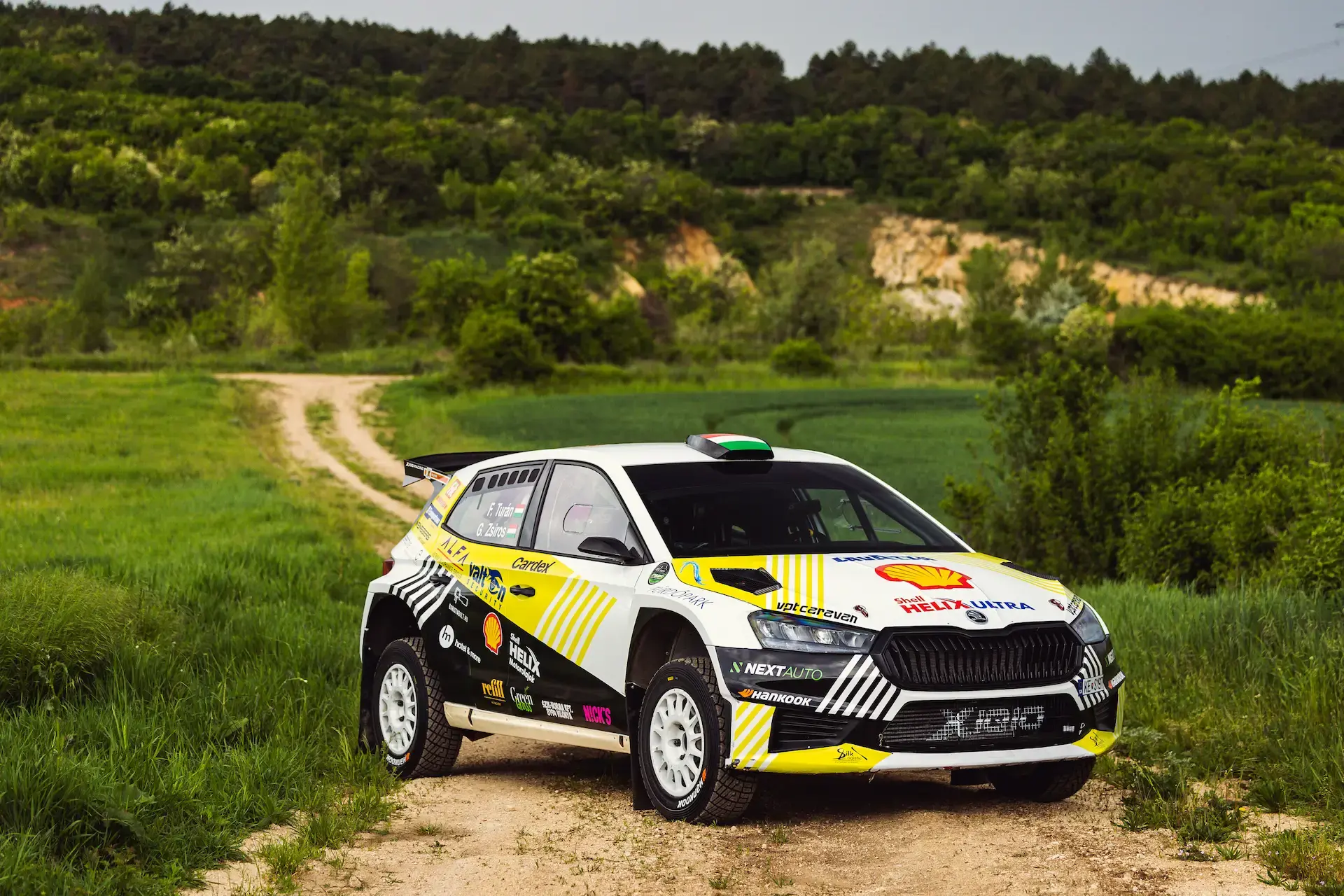 VIDEÓ: ELSŐ MURVÁS TESZT AZ ÚJ SKODÁVAL - RALLY HUNGARY 2025.