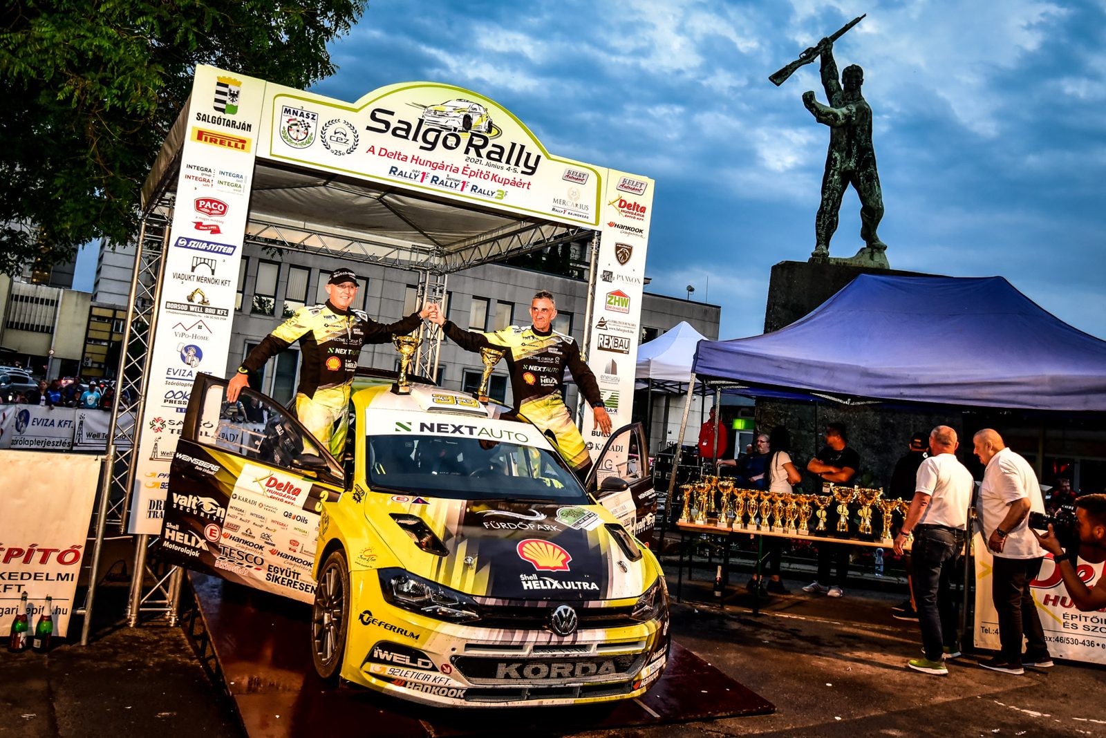 Küzdelmes versenyzés és pontszerzés a Salgó Rallye-n