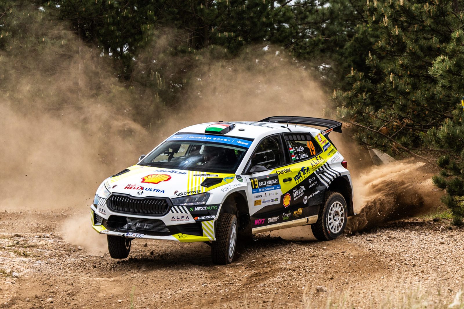 Jó kezdet, majd balszerencsés kicsúszás a Rally Hungary-n